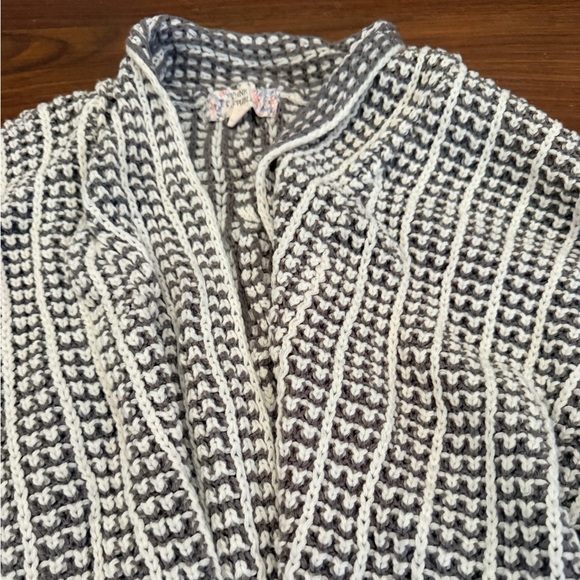 Pink Republic Grey and White Knit Cardigan Size L - Picture 3 of 4